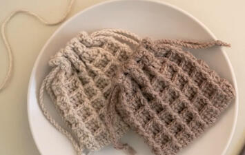 pic is an inspo. open for commission